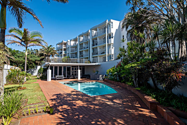 Chakas Cove 5 Complex pool